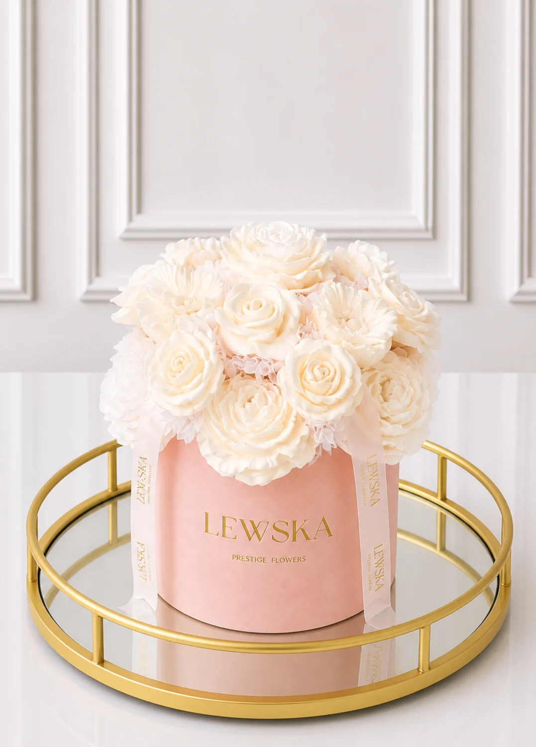 Flowerbox L pudrowy róż. Mix kwiatów białych